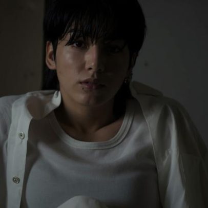 Fã de Jungkook pode ser deportada da Coreia por tocar campainha 133x