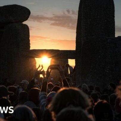 Nascer do sol no solstício é celebrado em todo o Reino Unido