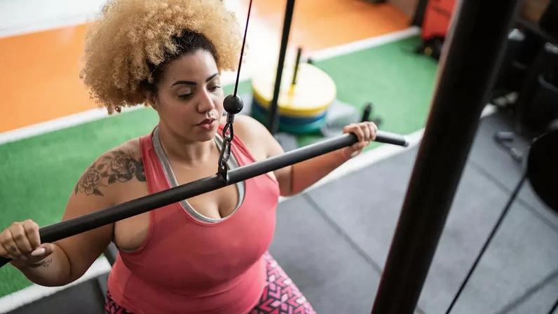 O treinamento baseado em musculação cresceu em popularidade nos últimos anos