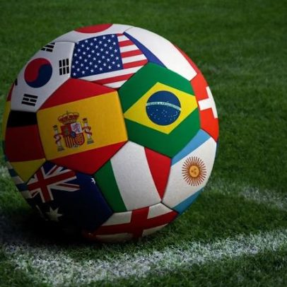 Troca de figurinhas da Copa mobiliza gerações mesmo na era digital