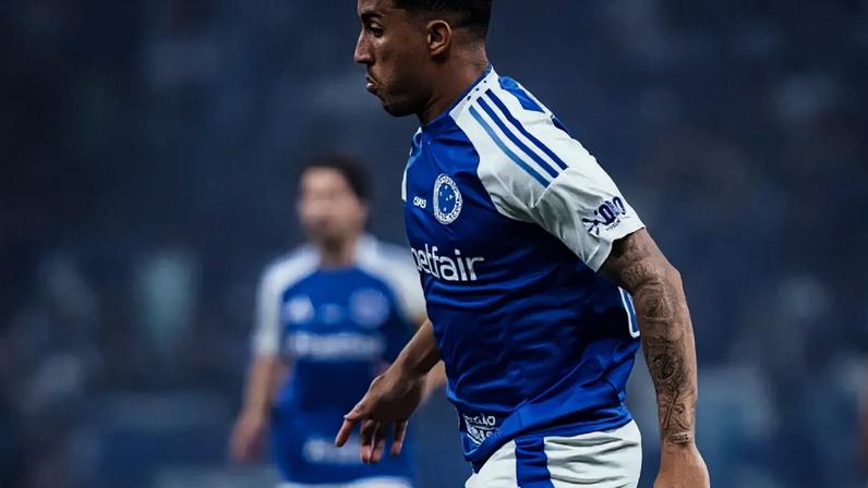 Volante vive melhor fase da carreira no elenco de Artur Jorge –