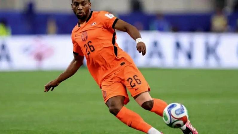 Quinten Timber durante Holanda e Japão na primeira rodada da Copa do Mundo –