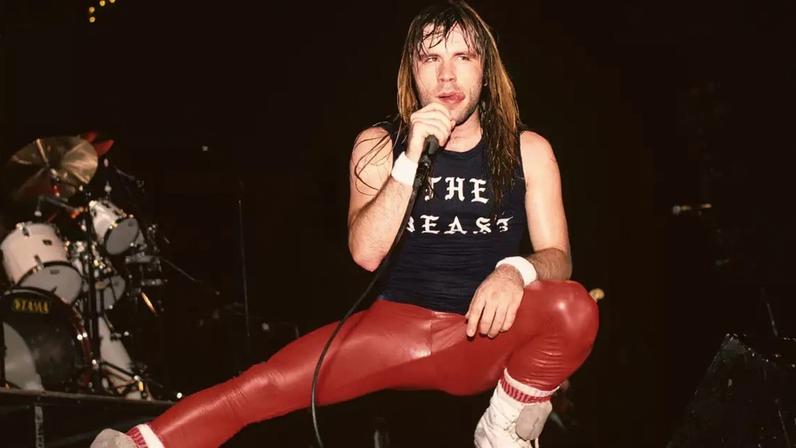 Bruce Dickinson, vocalista do Iron Maiden, em 1982