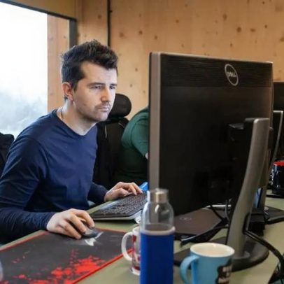 Paradoxo do botsitting: IA não liberta do trabalho, impõe tarefa extra