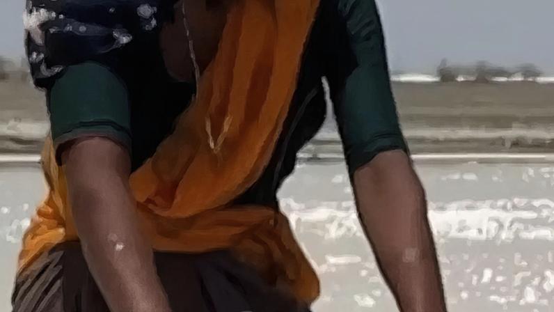 Mulheres trabalham em calor de quase 50 graus: 'Dói quando mexo as mãos'