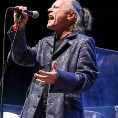 Bruce Dickinson critica vocalistas em fim de carreira: deixam de ser lendas