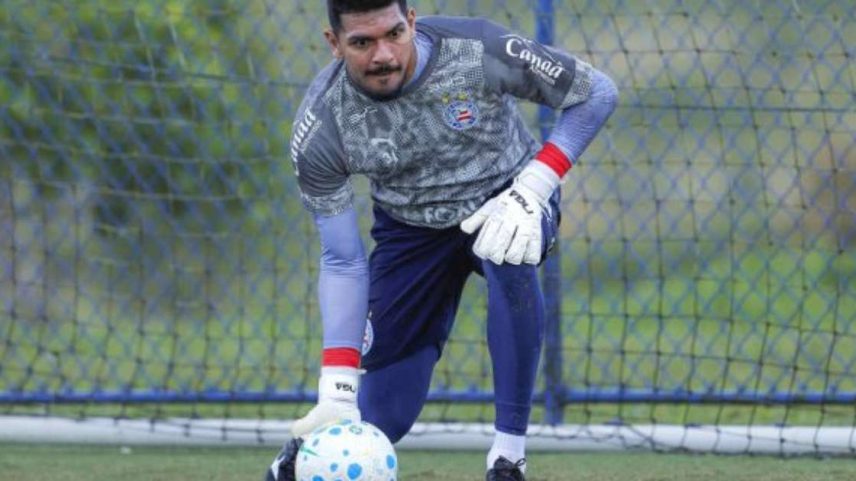 João Paulo defendeu as cores do Bahia e agora volta ao Santos –