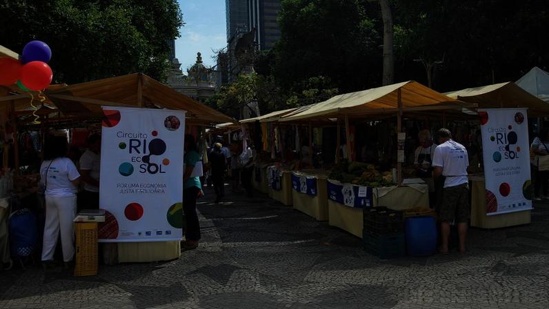Artesãos de vários municípios fluminenses participam do 5º Festival de Economia Solidária, na Cinelândia, no centro da capital (Tomaz Silva/Agência Brasil)