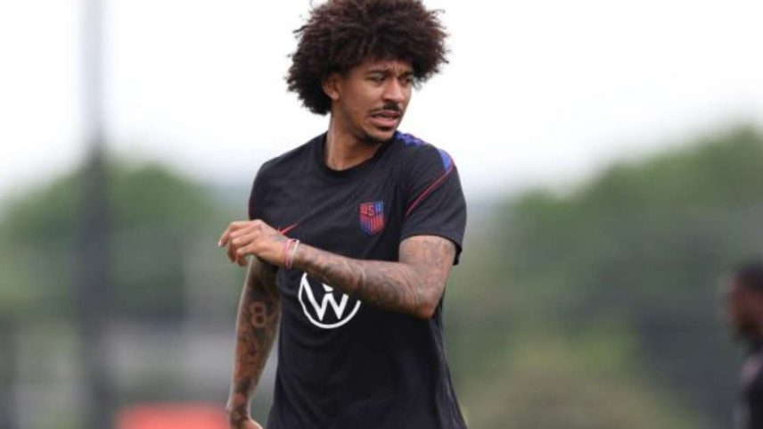 Chris Richards desembarcou nos Estados Unidos após uma boa temporada pelo Crystal Palace –
