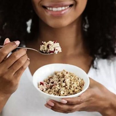 Mingau de 4 ingredientes ajuda o intestino e pode auxiliar na perda de peso