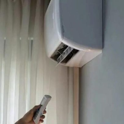 Especialista aponta erro ao dormir com ar-condicionado ligado