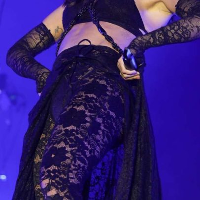 Anitta canta música nova em show e fãs discutem rumo da era EQUILIBRIVM