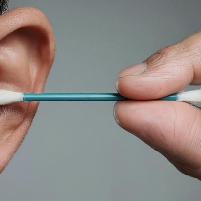 Uso de cotonete para limpeza do ouvido é seguro e como fazer corretamente