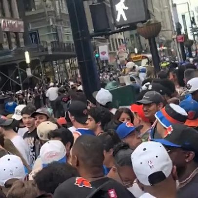 Nova York celebra título dos Knicks com parada histórica após 53 anos