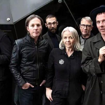 Belle and Sebastian comenta faixa para apoiar a Escócia contra o Brasil na Copa