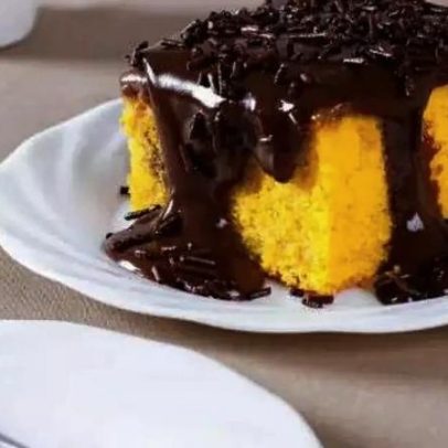 Versão fit de bolo de cenoura fica fofinha e surpreende no sabor