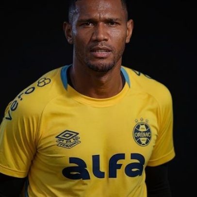 Adriel retorna ao Grêmio e entra em nova negociação de transferência