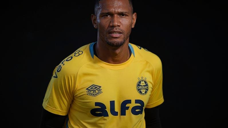 Sem espaço para Luís Castro, diretoria se movimenta para negociar com outro clube –