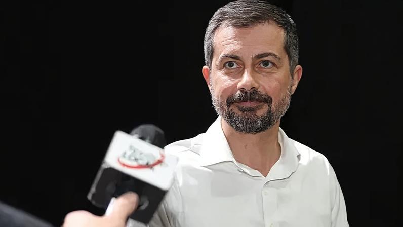 Pete Buttigieg afastou-se das crianças após falso relatório policial