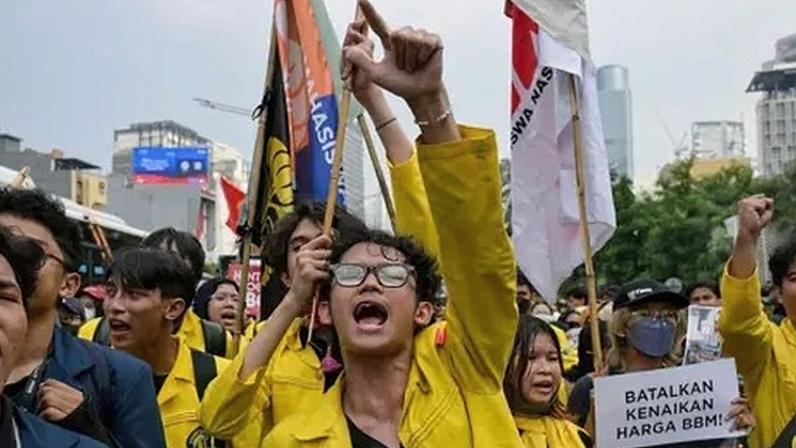 The protesters say wasteful government spending could leave the country "bankrupt"