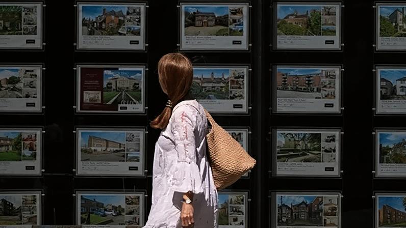 Planos para pôr fim ao gazumping com contratos vinculativos em vendas de imóveis