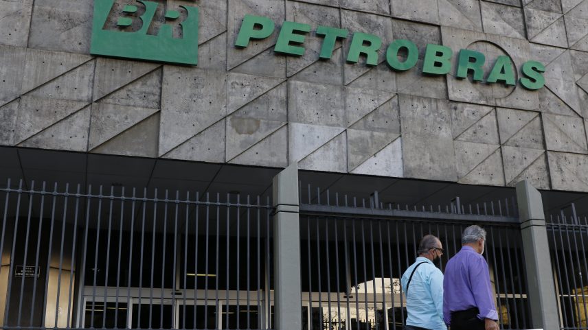 Executivos de empreiteiras recebem penas de até 14 anos por esquema de propinas na Petrobras
