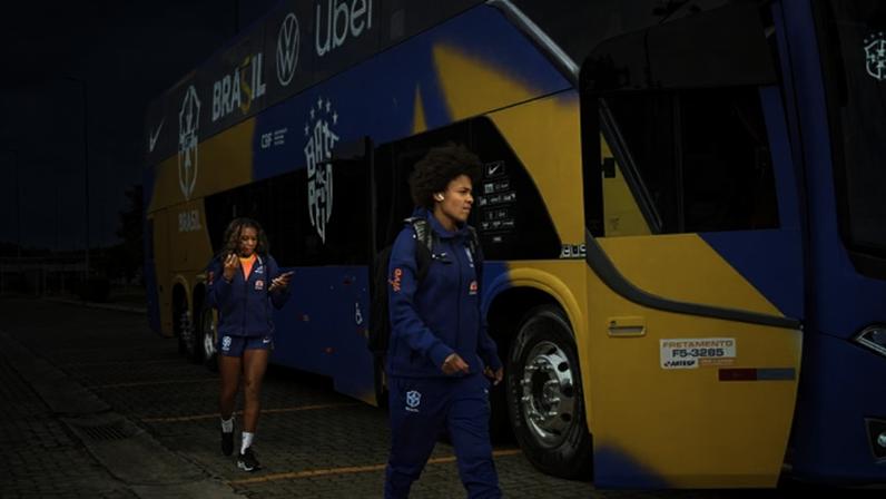 Seleção feminina realiza primeiro treino antes de amistoso contra os EUA
