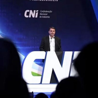 Flávio Bolsonaro em posição delicada diante da reforma tributária