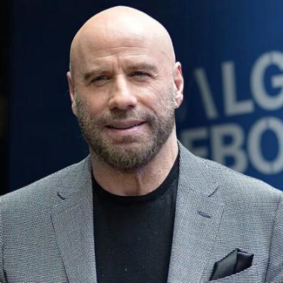 John Travolta comenta perda da esposa e do filho, dizendo que a vida o testou