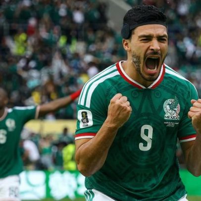 México vence África do Sul na abertura da Copa do Mundo com três expulsões