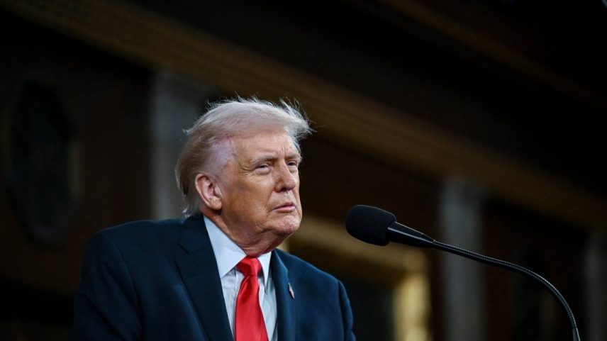 Donald Trump durante o discurso de 'Estado da União' no Congresso - 24/02/2026 (KENNY HOLSTON / POOL/AFP)