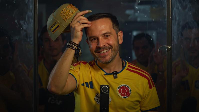 Perseguição judicial: Abelardo e seguidores proibidos de usar camisa da seleção e até lemas da campanha (RODRIGO BUENDIA/AFP)
