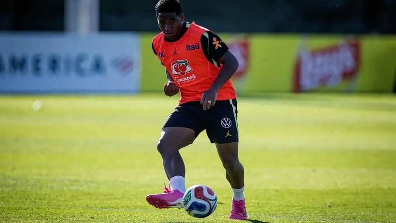 Endrick em treino da Seleção. (Photo by Ira L. Black / GETTY IMAGES NORTH AMERICA / Getty Images via AFP)