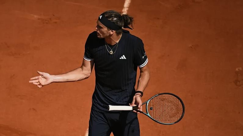 O alemão Alexander Zverev na vitória na final de Roland Garros sobre o italiano Flávio Cobolli