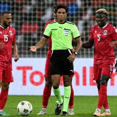 Árbitro somali é cortado da Copa após impedimento de entrada nos EUA