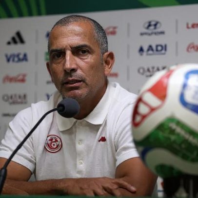 Técnico demitido após estreia da seleção na Copa quebra marca de Parreira