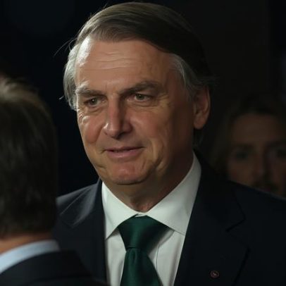 Bolsonaro depõe sobre arma apreendida com militar em blitz