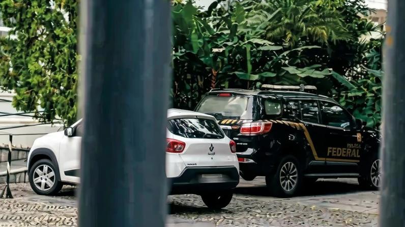 BUSCA E APREENSÃO - Wagner: polícia encontrou dólares na casa do senador e apura se apartamento de luxo foi pagamento de suborno