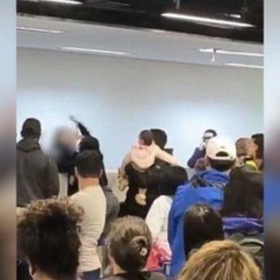 Mulher agride funcionários da Latam no Aeroporto de Guarulhos