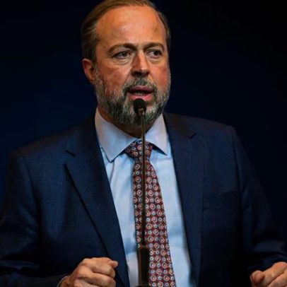 Comissão de Minas e Energia ouve Silveira sobre antecipação de termelétricas