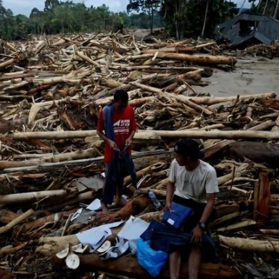 Sobreviventes processam governo indonésio por enchentes de Sumatra