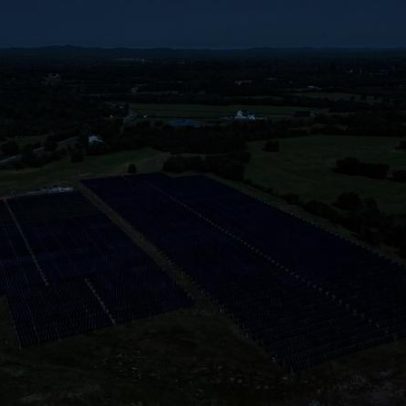 Energia solar alcança novos marcos nos EUA; Trump privilegia carvão