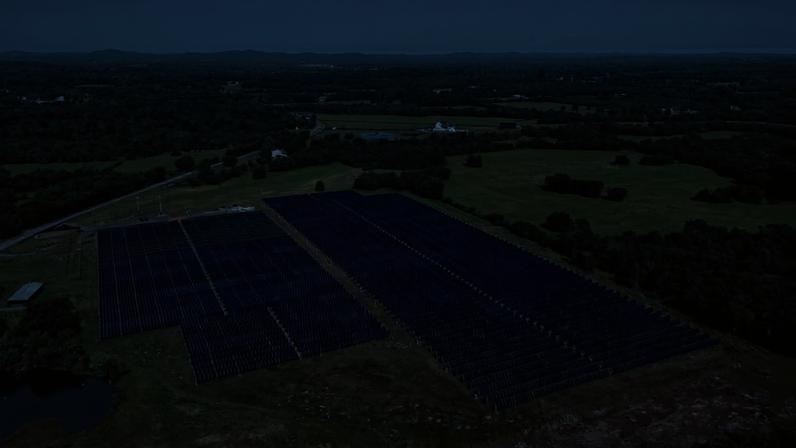Energia solar alcança novos marcos nos EUA; Trump privilegia carvão
