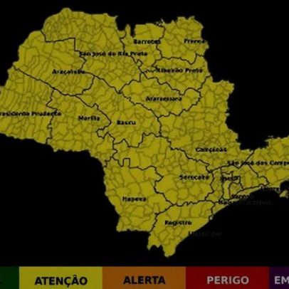 Tempo muda bruscamente em São Paulo; alerta de chuva moderada é emitido