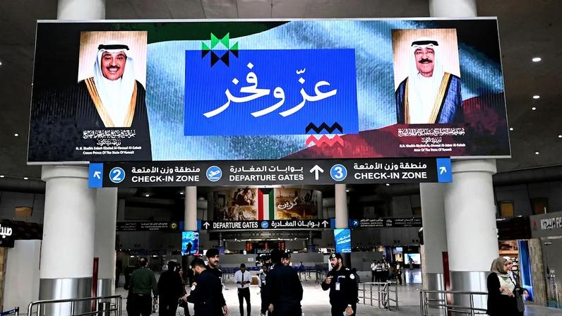 Projéteis atingiram terminal de passageiros de aeroporto no Kuwait, matando um cidadão indiano e ferindo outros 63