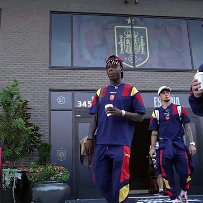 Seleção da Espanha chega a Atlanta para estreia na Copa do Mundo