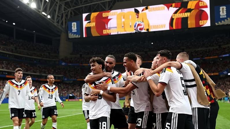Jogadores alemães comemoram mais uma goleada em Copas (Alexander Hassenstein/Getty Images)