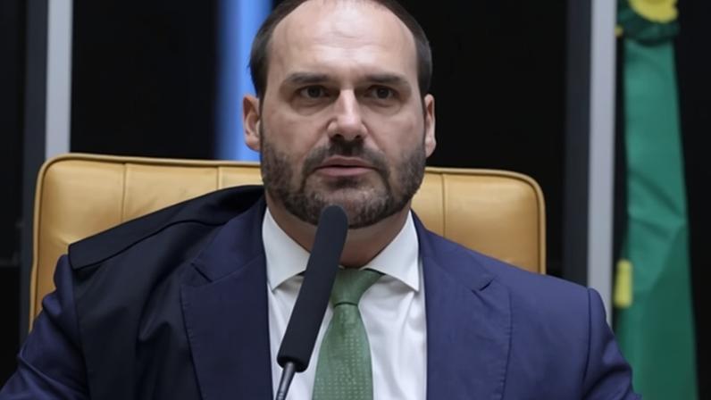 À esquerda, o ministro Alexandre de Moraes, do STF; à direita, o deputado federal licenciado Eduardo Bolsonaro