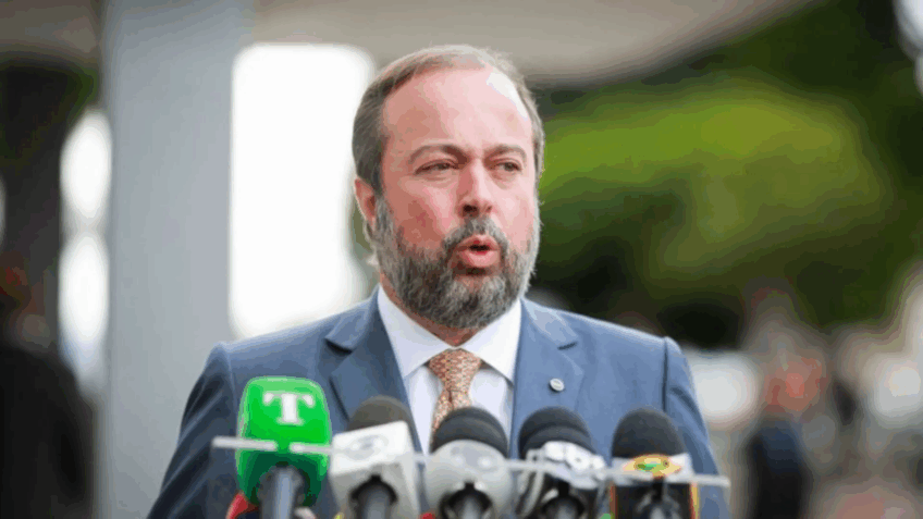 ONS atuou de forma pontual para evitar apagão, afirma Silveira