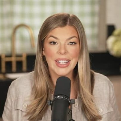 Allie Beth Stuckey espera o quarto filho neste outono